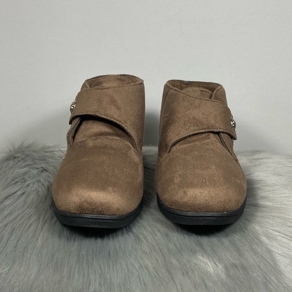 Propet Sonia Women Ankle Suede Bootie - Picture 3 of 8